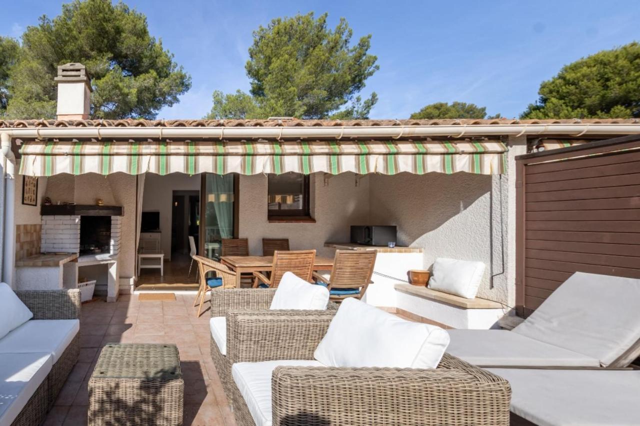Apartmán Nice Apt For 4 With Terrace And Pool Bandol Exteriér fotografie
